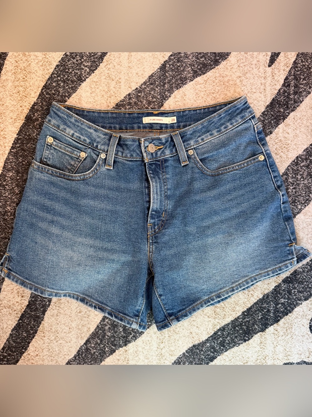 Levi's Blue Denim A-Line Women's Shorts 28 NWOT